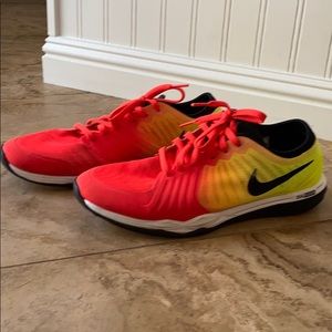 NIKE Training DF TR4 size 7 1/2